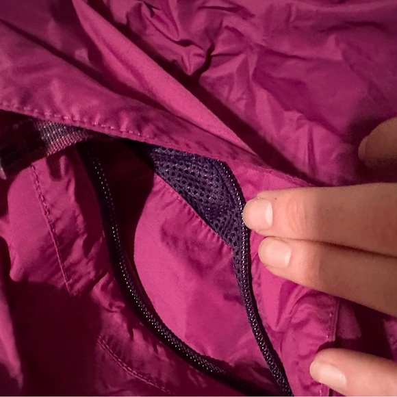 Cabela’s Pink Adjustable Rain Jacket LIKE NEW - Picture 5 of 8